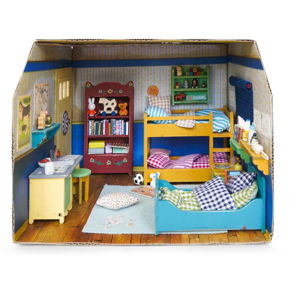 Cardboard Room- Bedroom